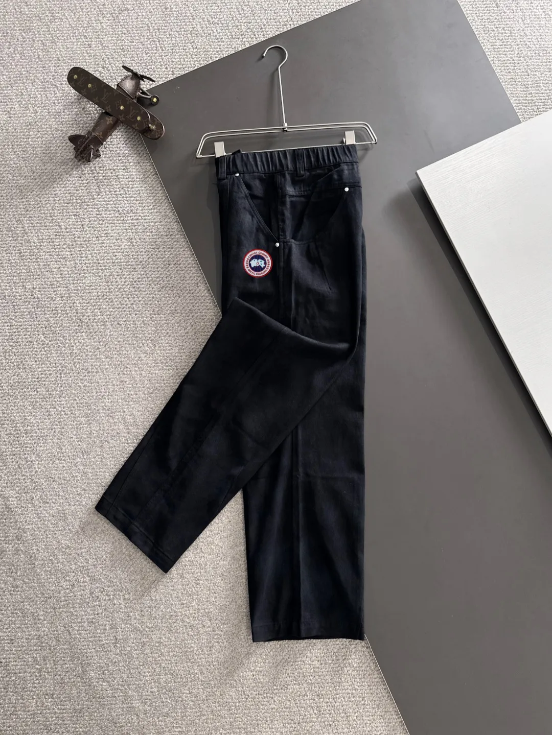 Next day shipping P360 Big Goose 2025 new autumn elastic band casual pants, thick counter-customized fabrics, high breathability and comfort, impeccable details, brand element design concept, reflecting high quality. It feels delicate and soft! It presents a casual cut and the upper body shape is great! Size: M-4XL